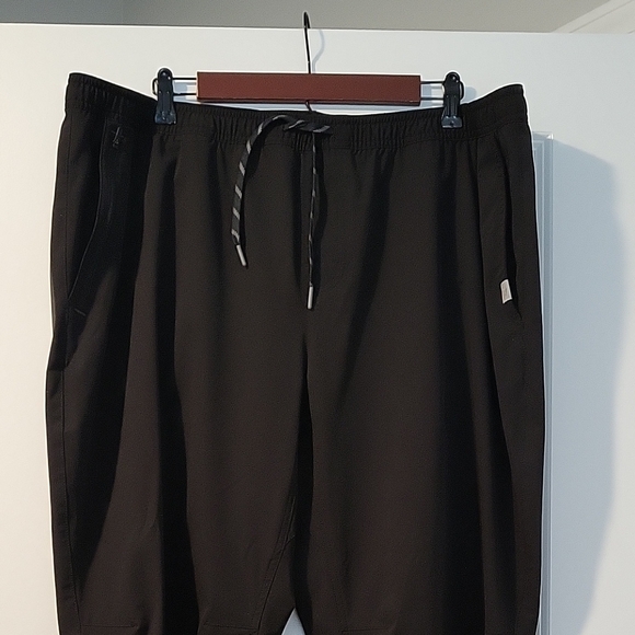 L.L. Bean Men's Black Track pants - Picture 2 of 10